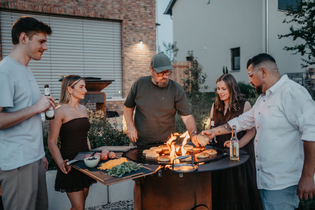 Gemeinsames Burgergrillen am BANDIT 2.0 mit WILLIAM Ablage