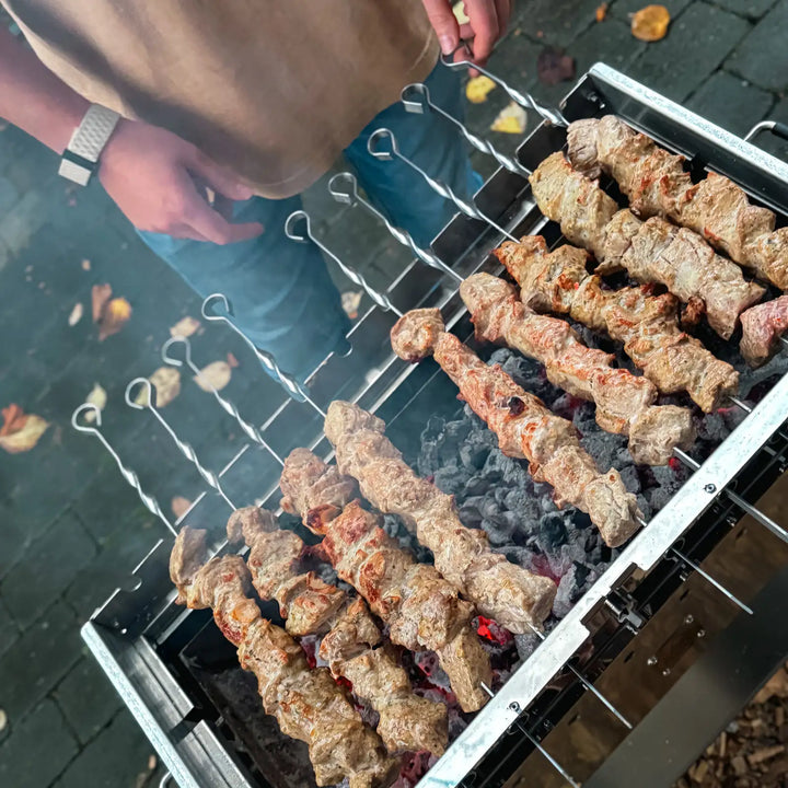 Vorbestellen: Big Gerd – Der neue Edelstahl-Mangal by Aganjok x MOESTA